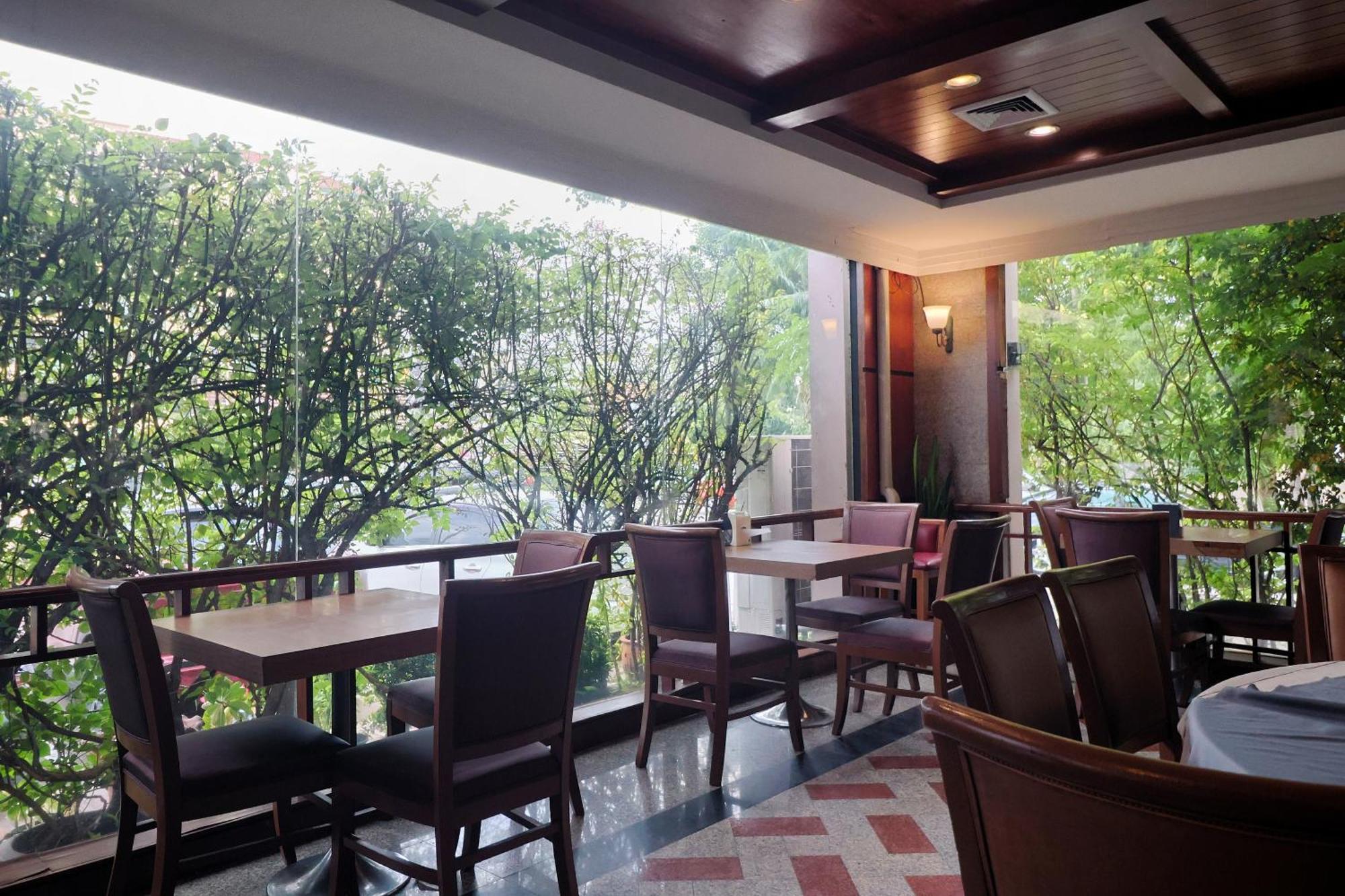 Nonthaburi Palace Hotel Exterior photo